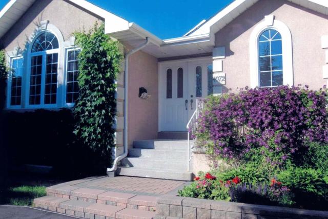 Spacious Home with large Pool and Backyard