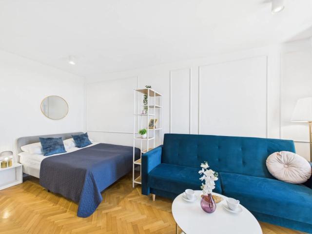 Stylish and Bright Studio Pet-Friendly by Noclegi Renters