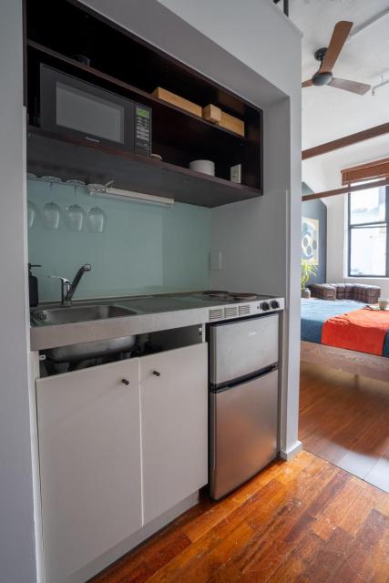 Cosy CBD Loft Walk to Dining & Shopping Zodiak Stays
