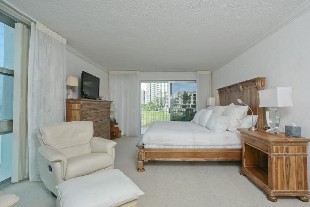 Gorgeous Gulf views await from this 3BR condo on Longboat Key - Snow On the Beach