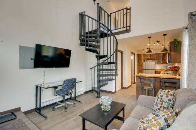 Mtn-View Gem w/ Grill: 2 Mi to Dtwn Livingston