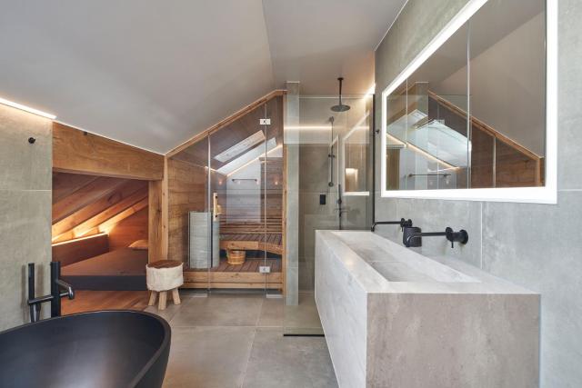 Central, Luxury, Chalet-Style Penthouse Apartment