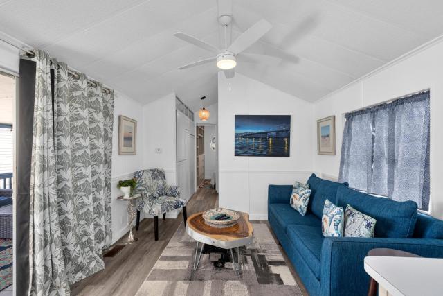 LIV Resort, Private Jacuzzi and Pet Friendly