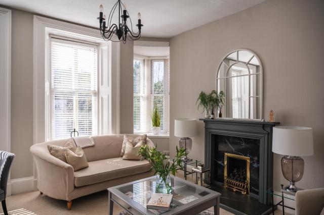Two Bedroom Entire Apartment in Birnam, neighbouring Dunkeld