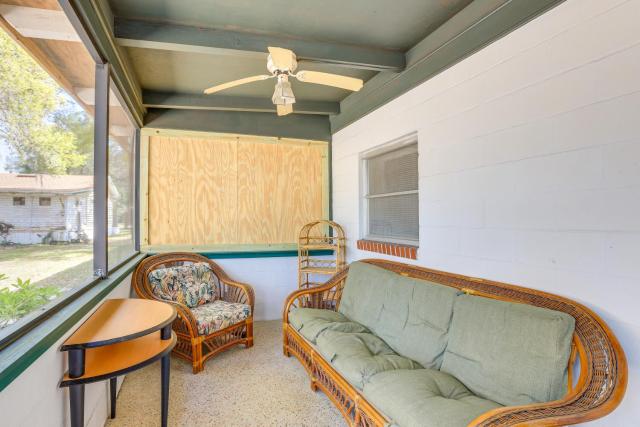 Lanai & Fire Pit: Riverfront Studio in Chiefland!