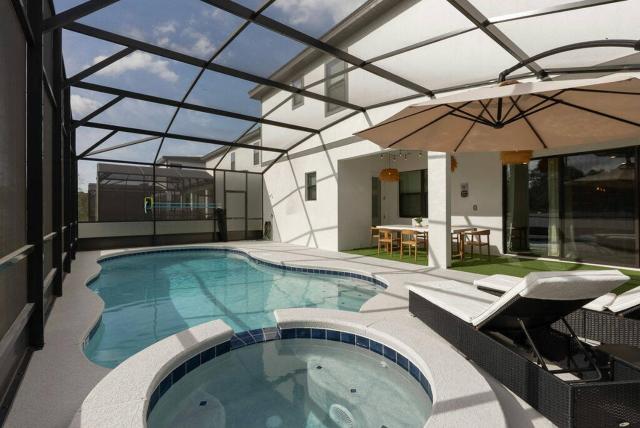 Brand NEW 12Bedrooms12Bathroom At Paradiso Grande