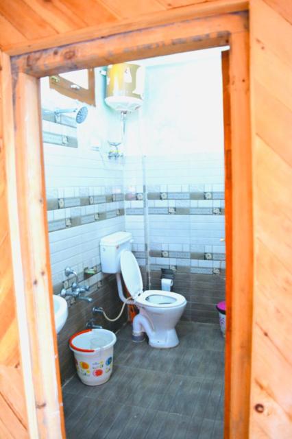 Pahadibliss hostel tosh