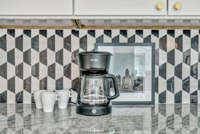 Modern 4 Bedroom Retreat with Enchanting Amenities