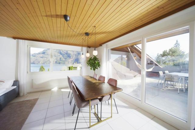 Traumhafte 2,5-Zi-Wohnung mit Sicht auf den See