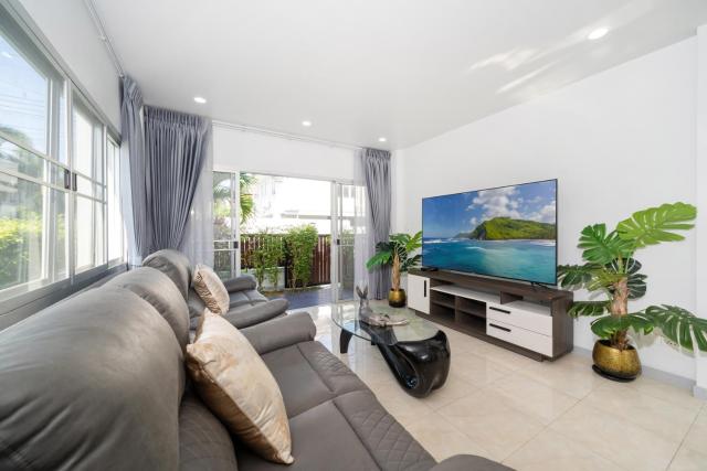 Duplex Style 3-BR Corner Private Pool Villa