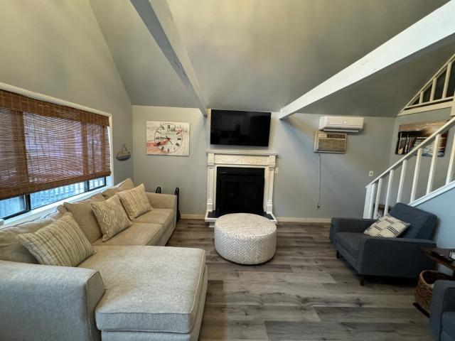 Fully updated home with hot tub in amenity filled community