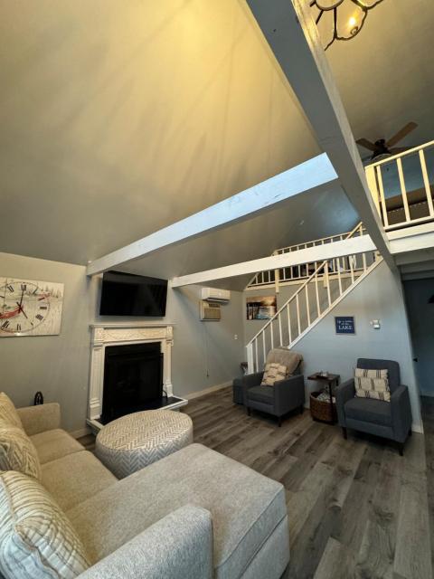 Fully renovated home with screened in HOT TUB!