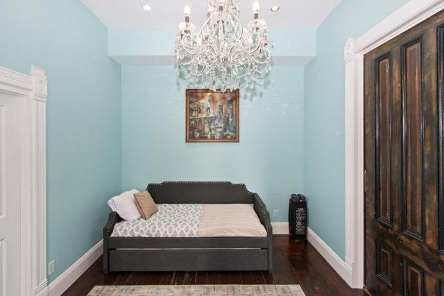 1900's Victorian Home Sleeps 22 8BDRM 3Bath