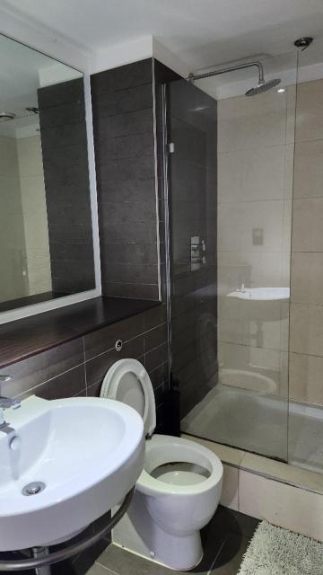 Central Manchester Flat with panoramic views on tenth floor