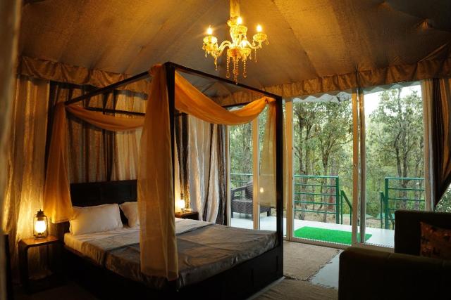 Lux Tent in Majkhali w Heated Pool Tarumarg A