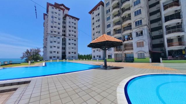 Beachfront 2-5pax, Free parking , swimming pool