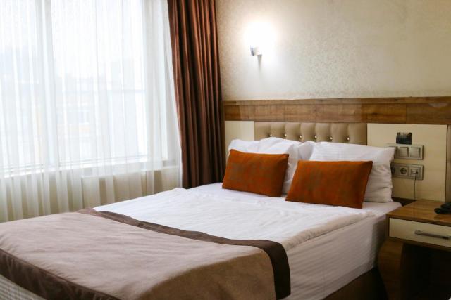 Grand Zara Hotel