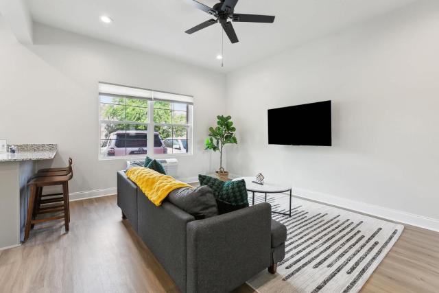StayAE Downtown - 1BR Apartment, Ground Floor