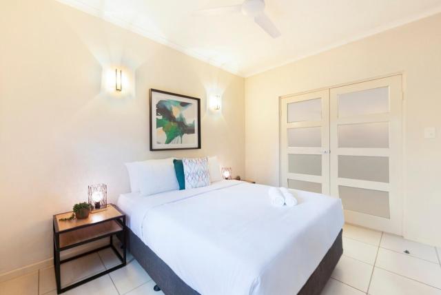 Zen Saltwater Retreat Balcony - Pool - Seaview