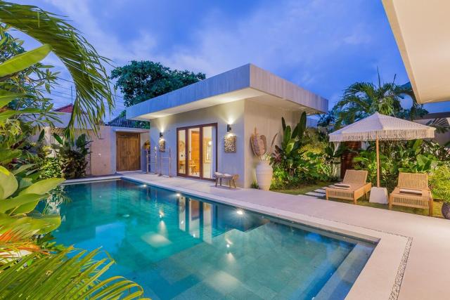 Villa Jazz 3BR 10m Pool seminyak
