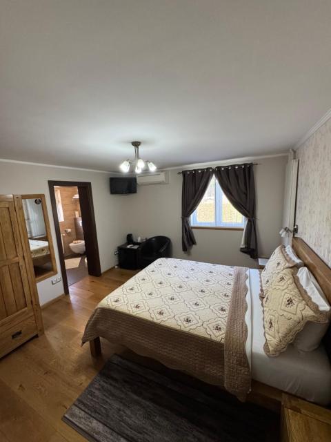 B&B Millenium House