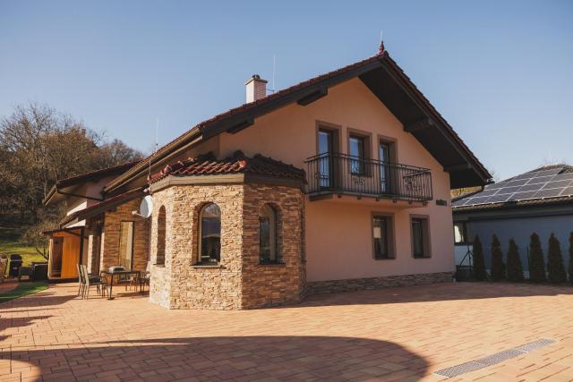 Dom v stráni