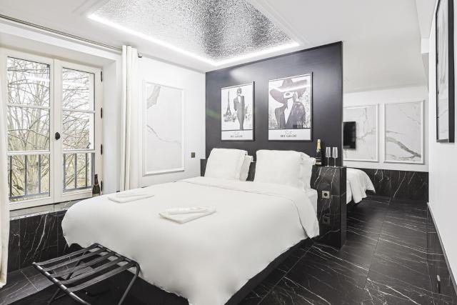 Divine Couture - Suite Rive Gauche