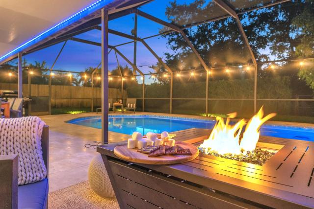 Family Beach Home With Home Theater & Heated Pool!