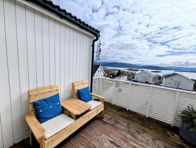 Bright Fjord View Apartment Jørpeland