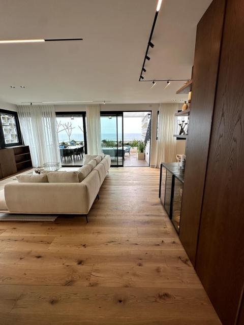 Ultra Luxury Beach Penthouse