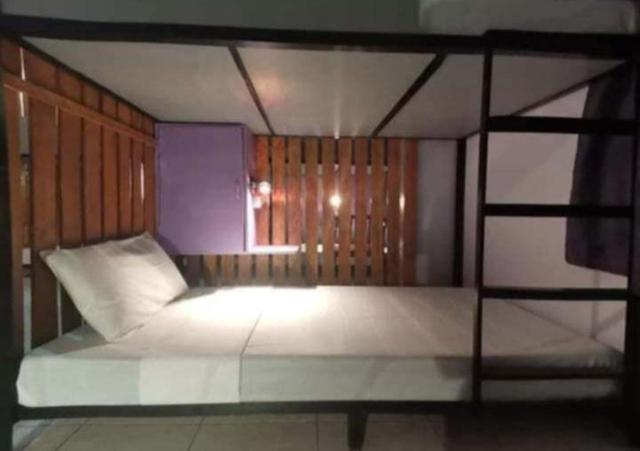 Sean Lojed Hostel