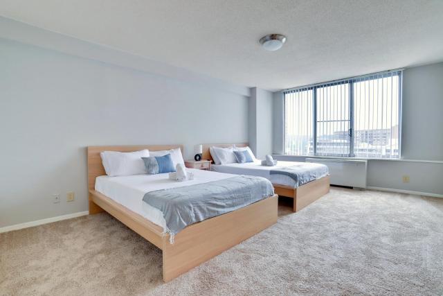 Family-Sized 3BR Retreat Minutes from Reagan National