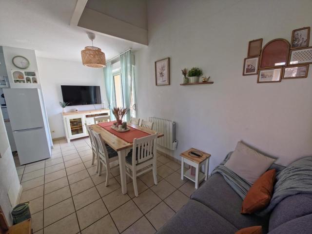 Appartement 4-6 personnes à Prayssac - résidence avec Piscine