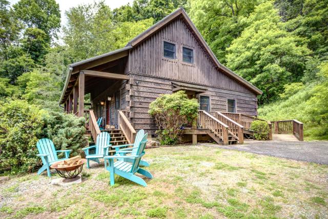 Cozy Mountain Cottage