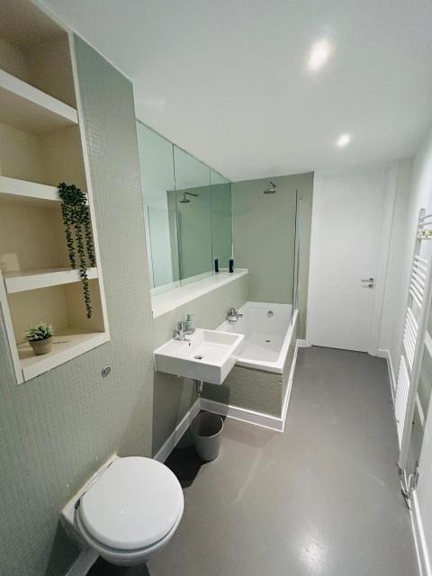 Birmingham City Centre, 2-Bedroom Apartment, 5 min walk from New Street Train Station