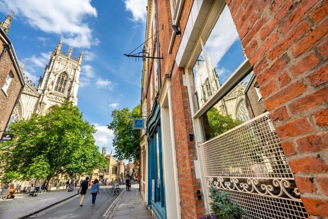 19 High Petergate - Next to York Minster