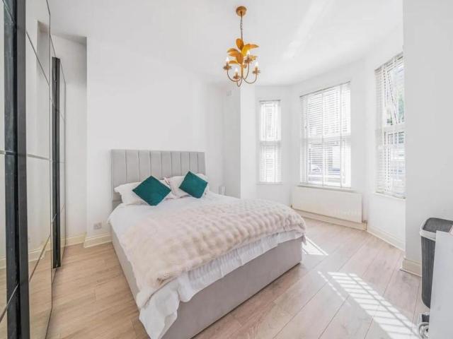 Bright and Stylish 1BR Flat Near Clapham Junction