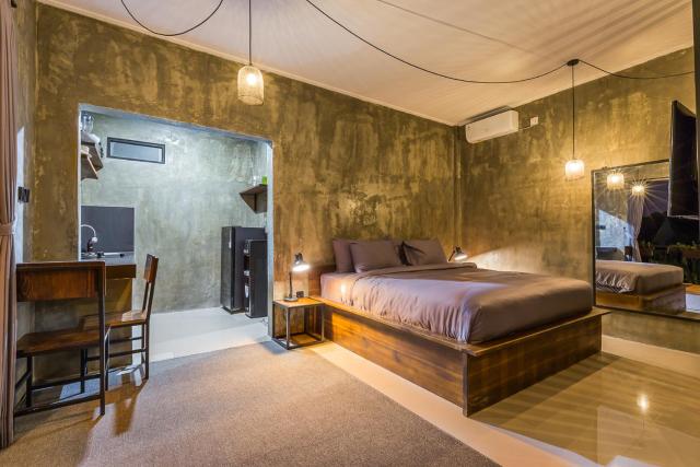 ChinGiack Apartments Canggu Pool and Terrace