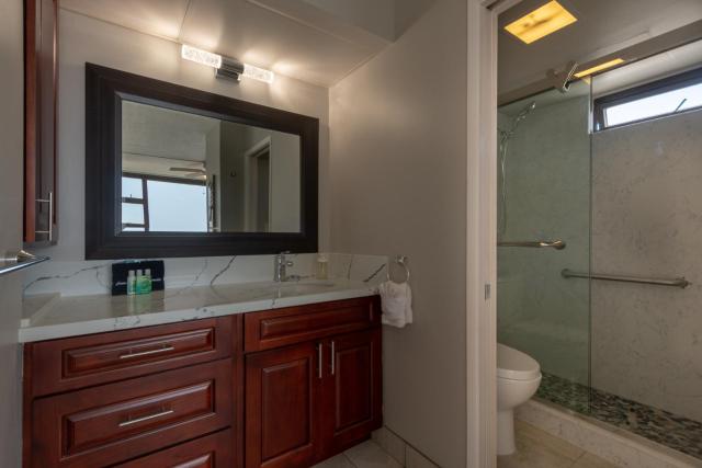 High Level Ocean View Corner Condo with Free Parking (22714)