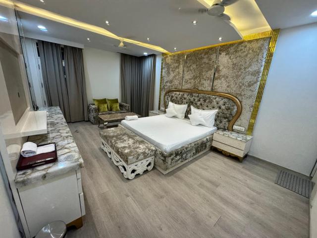 The Royal Suites
