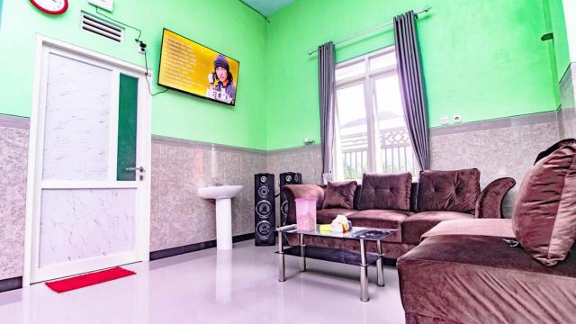 Villa Panderman Asri with Private Pool and Rooftop