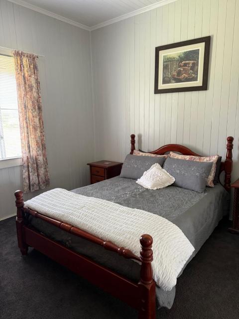 Country charm on acreage