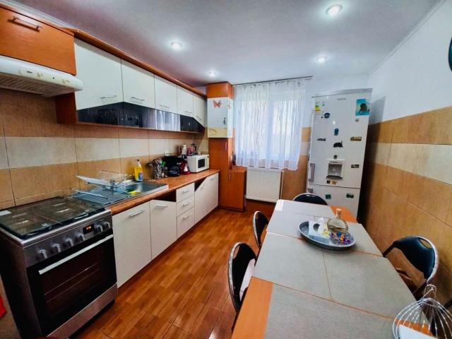 Cozy Home 10' from City Center
