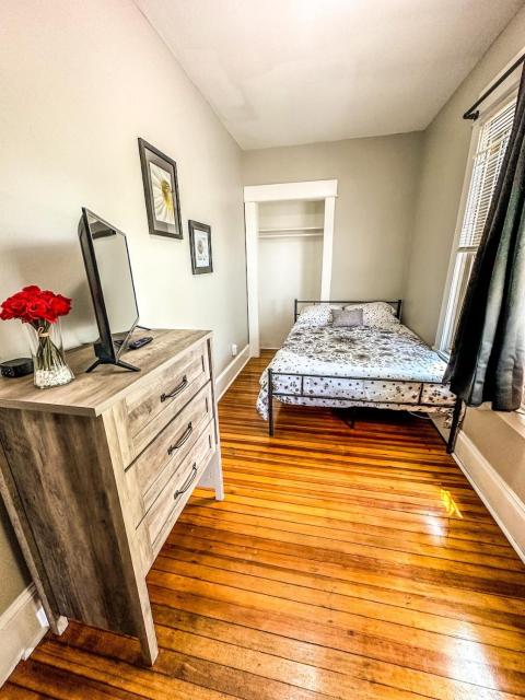 The Red House Albany NY 4 Bedroom Private Apartment