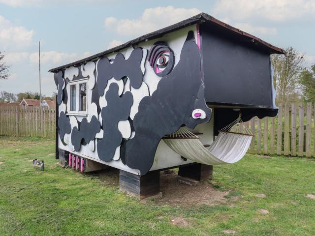 Buttercup Cow Shed 3