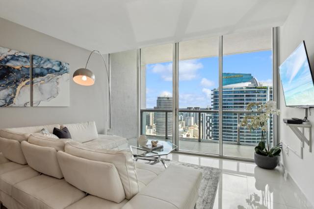 Apartment on the Highest Floor - Icon Brickell 3