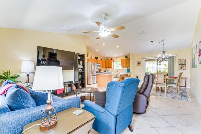 Peaceful Escape w/ Golf Cart in The Villages!