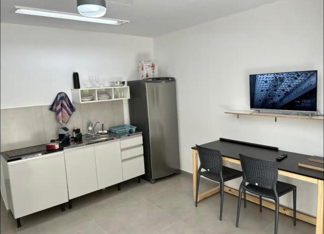 08 - ESTÚDIO CONFORTÁVEL na Savassi com Área privativa, Cozinha completa e Vaga de garagem