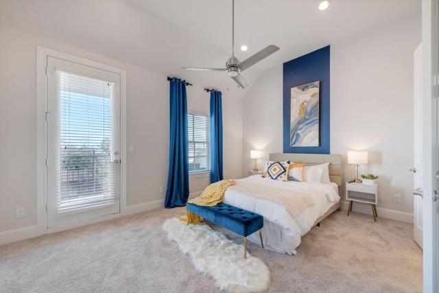 Luxury DT Condo, Game Room!