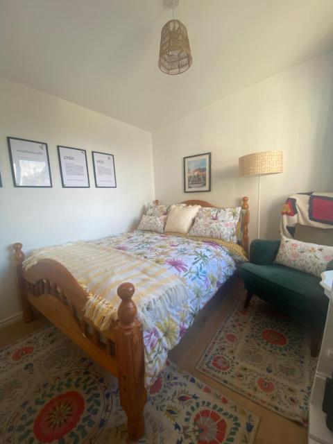 R and B Cosy Cabin